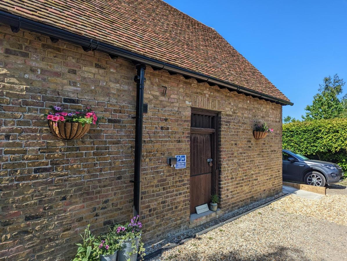 Myrtle Stables - Converted, Self-Contained, Countryside Hernhill Bagian luar foto